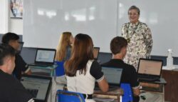 71 mil estudiantes de secundaria realizan prueba estandarizada de lenguas extranjeras a partir de este lunes