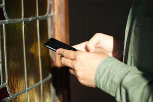 Justicia decomisa más de 200 celulares al mes en cárceles del país