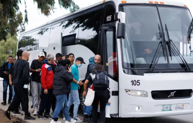 Joe Biden firmó el decreto que condiciona los pedidos de asilo a la cantidad de cruces ilegales diarios en la frontera con México