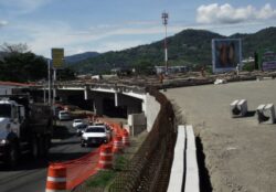 Paso elevado entre Hatillo 3 y 4 se habilitará a finales de julio