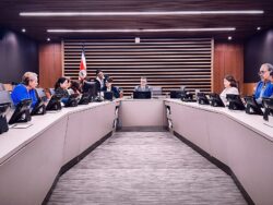Avanza proyecto que limita el otorgamiento de arresto domiciliario con brazalete electrónico