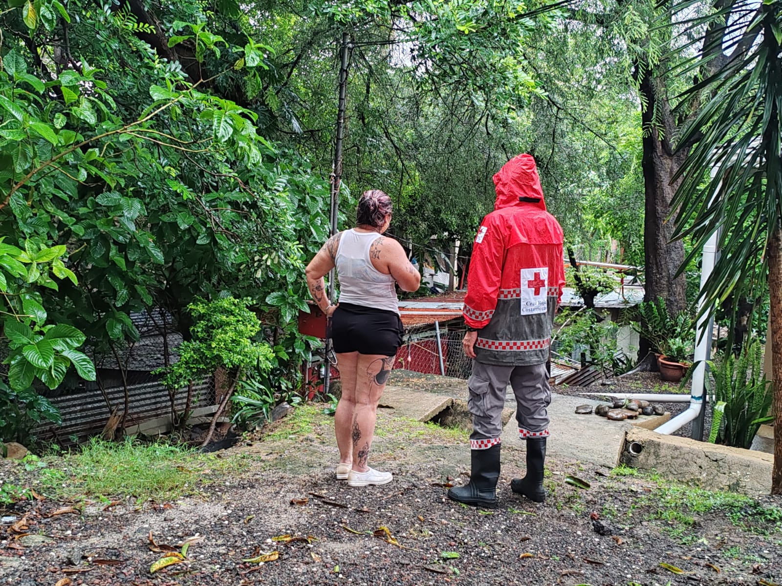 CNE pide mantenerse atentos ante suelos saturados e influencia de la Onda Tropical No. 10