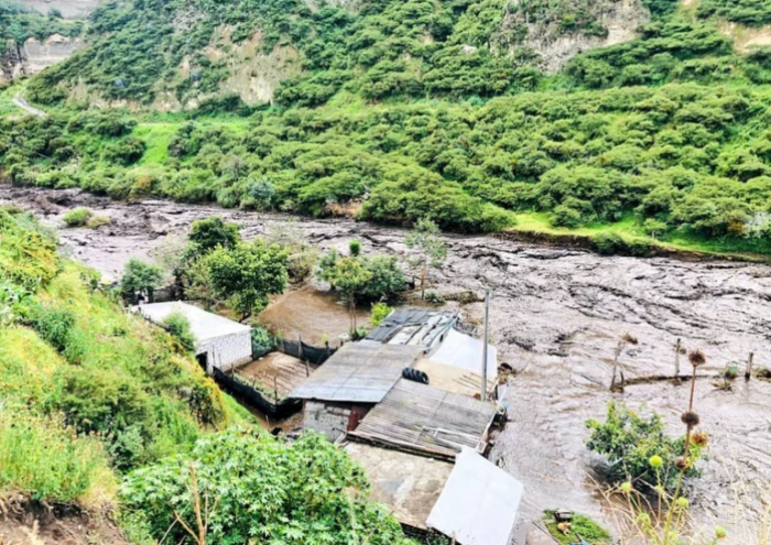 Intensas lluvias en Ecuador dejaron 7 muertos y causaron estragos en provincias