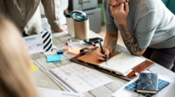 Procuraduría destaca imprecisiones en plan que busca eliminar la discriminación laboral por tener tatuajes y perforaciones