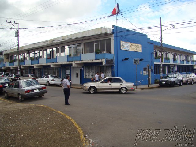 Disturbios en sesión de Concejo Municipal de Pérez Zeledón dejaron un detenido y 4 policías heridos