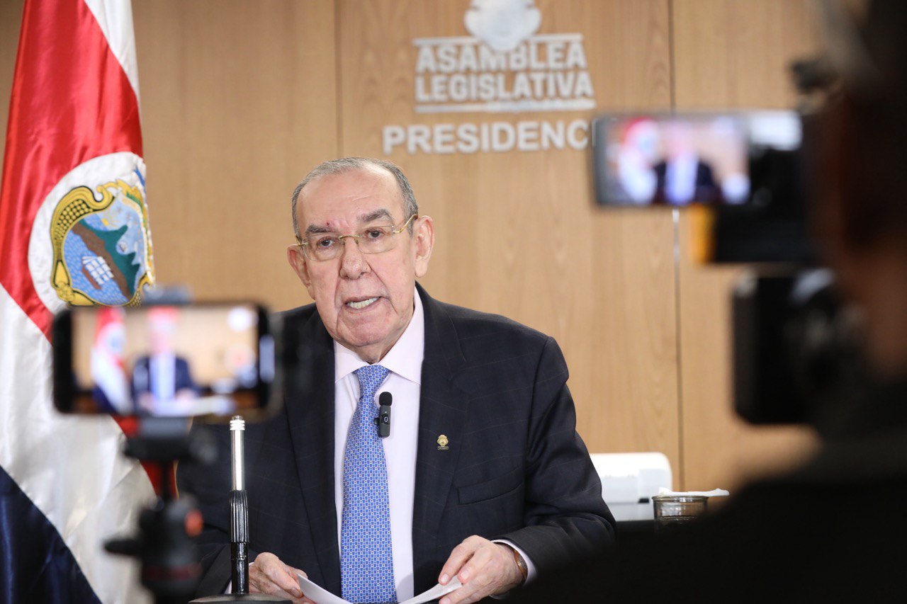 Rodrigo Arias se mantendrá hospitalizado por influenza severa y regresará el 8 de julio al Congreso