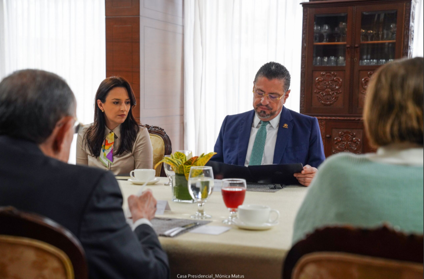 Presidente Rodrigo Chaves afirma que Rodrigo Arias se contradijo con respecto al referéndum