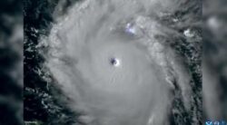 Beryl dejó un rastro de destrucción a su paso por el Caribe