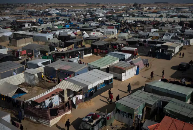 Israel ordenó la evacuación de parte de la zona humanitaria de Gaza antes de una operación contra Hamas