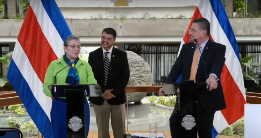 MEP analiza posibles sanciones a estudiantes agresores: Podrían ser enviados a “educación a distancia”