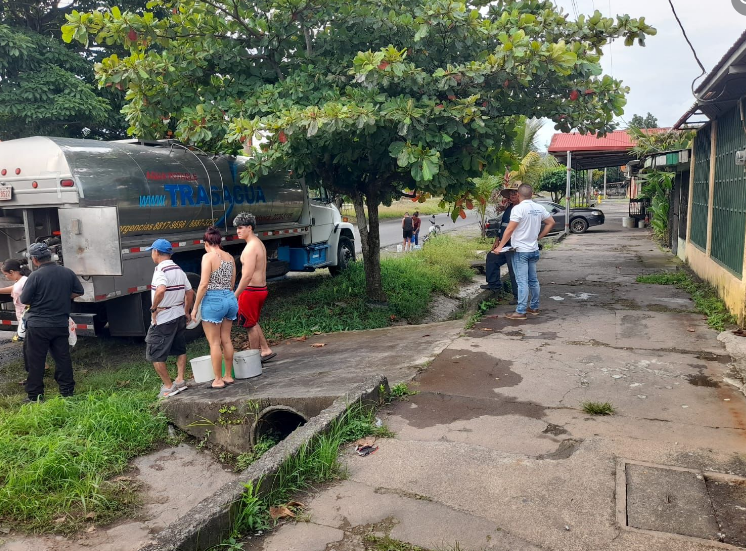 AyA y Salud tomarán medidas contra empresas por contaminación del agua en Puntarenas