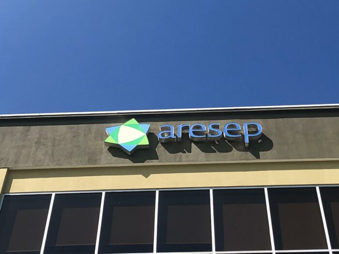ARESEP suspende reglamento que afectaría cobro de agua en condominios