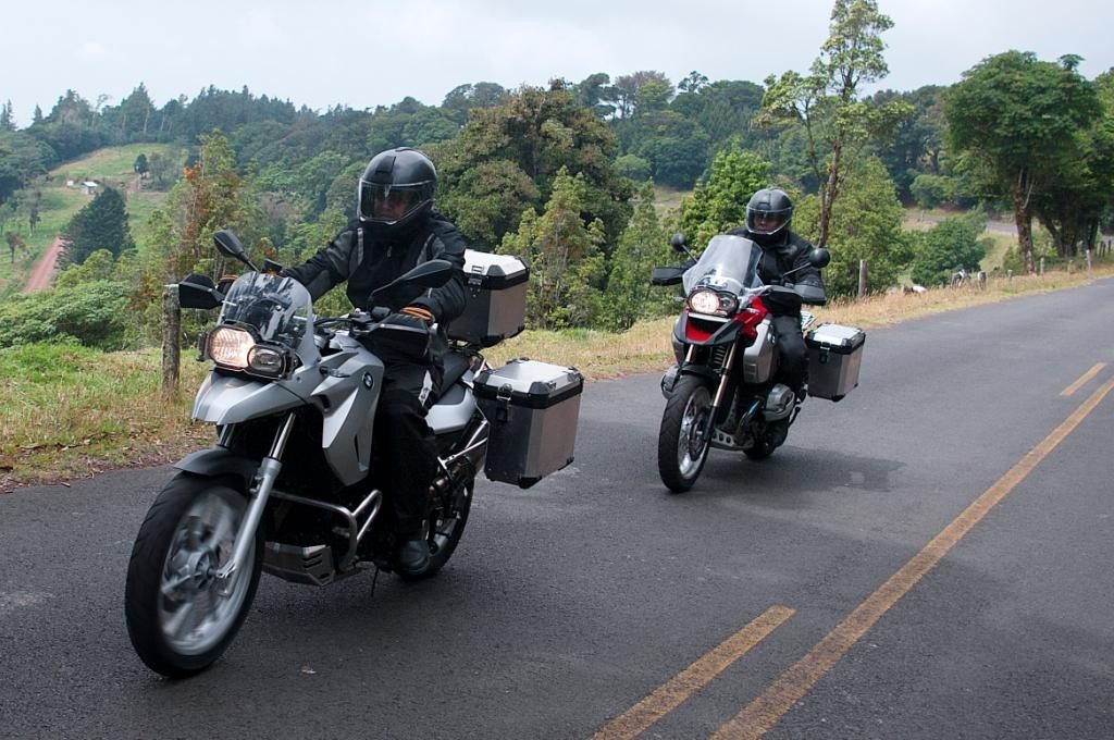 MOPT registra promedio de 7 motociclistas al día multados por no usar casco este año