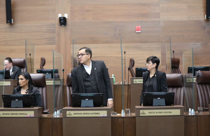 Diputados votarán este miércoles moción de censura en contra de jerarca del MEP