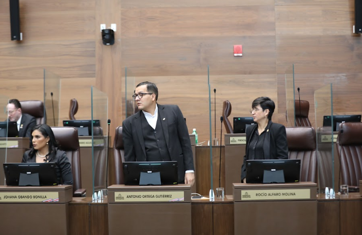 Diputados votarán este miércoles moción de censura en contra de jerarca del MEP