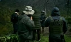 Más de 100 personas fueron descubiertas ingresando sin autorización al cráter del Parque Nacional Volcán Turrialba