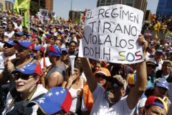 Expresidentes de Costa Rica fustigan anuncio de que Nicolás Maduro ganó elecciones en Venezuela