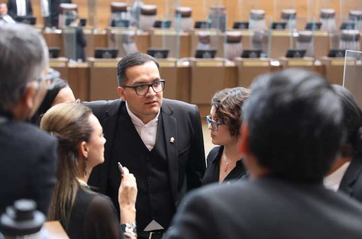 Proyecto de Ley busca reducir tope salarial de altos jerarcas: Actualmente es de ¢5,7 millones