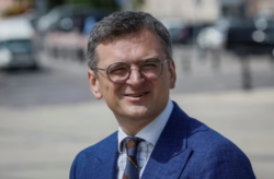 El canciller ucraniano viajó a China en busca de respaldo para terminar la invasión rusa