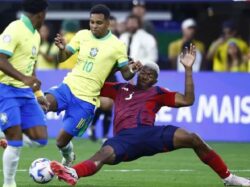 Jeyland Mitchell estaría en los ojos de la Eredivise