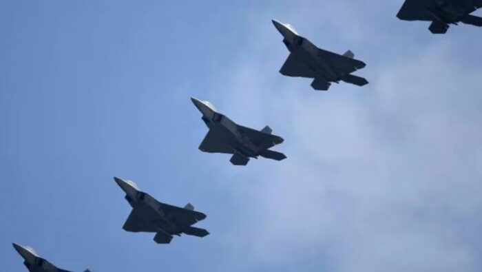 Estados Unidos envió cazas F-22 Raptor a Oriente Medio ante una posible escalada por parte de Irán y sus aliados terroristas