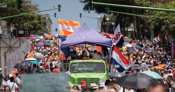 Sindicatos y estudiantes preparan manifestación tras desacuerdo por el FEES entre rectores y gobierno