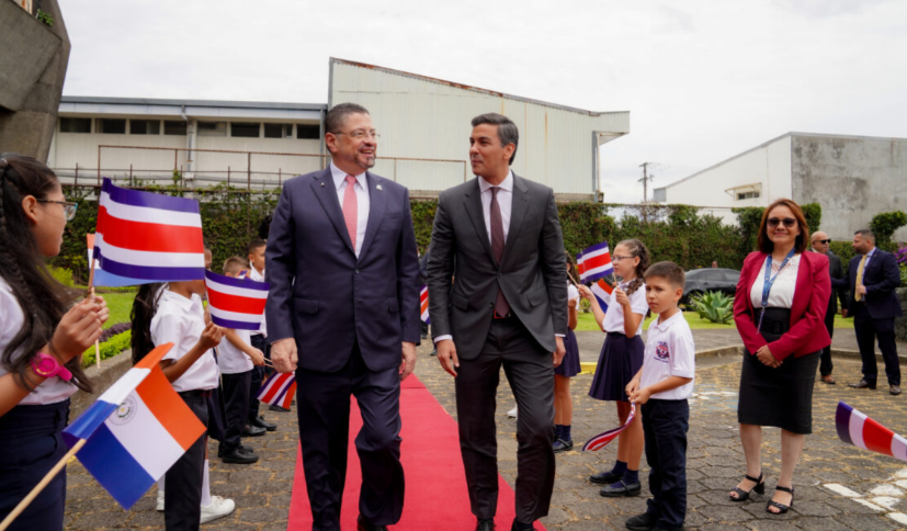 Presidente Chaves afirma que país busca alcanzar grado de inversión para hacer aumento a trabajadores públicos