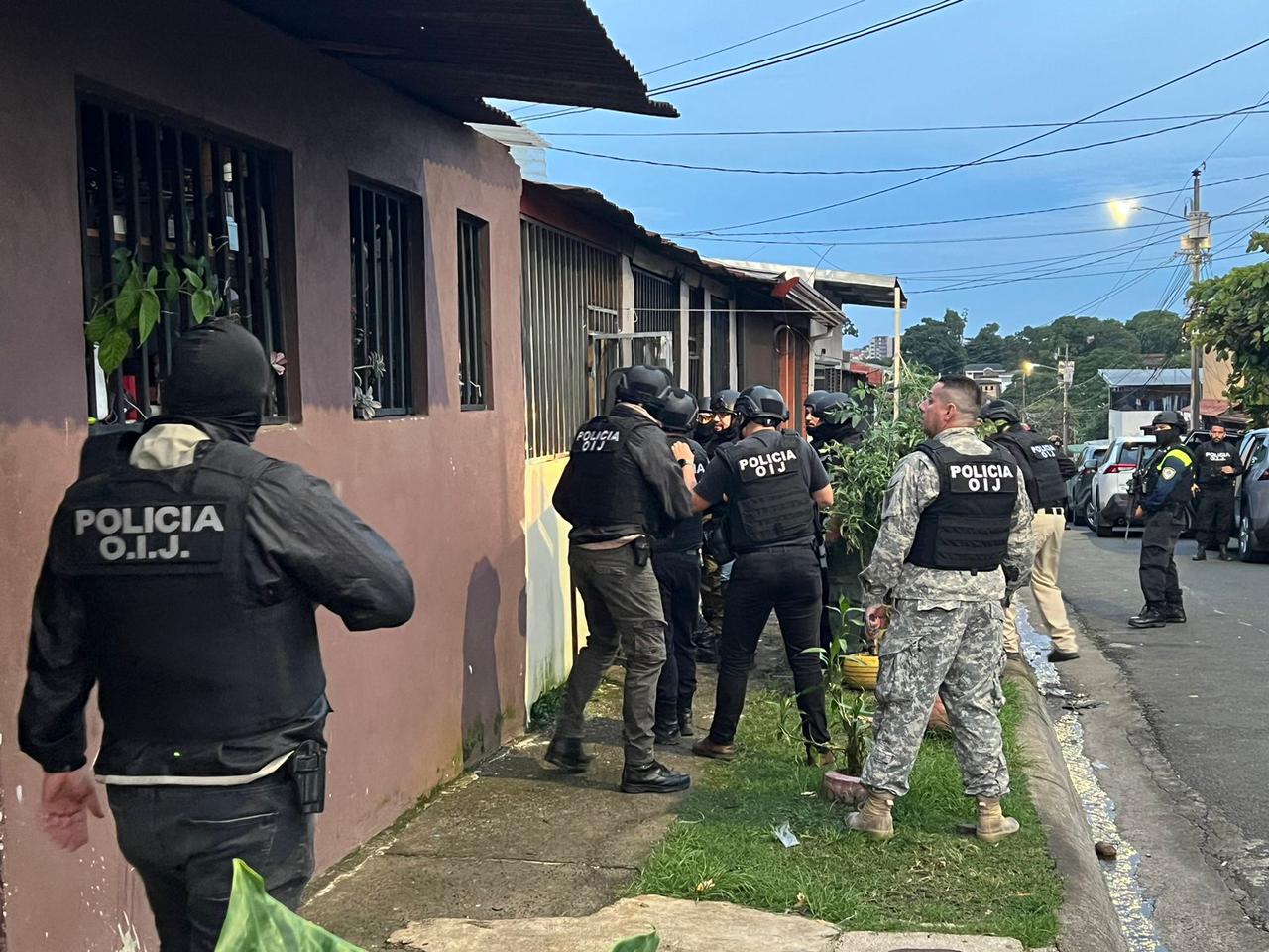 Ejecutan 11 allanamientos en Guararí y Alajuela para desarticular banda dedicada al ‘narcomenudeo’