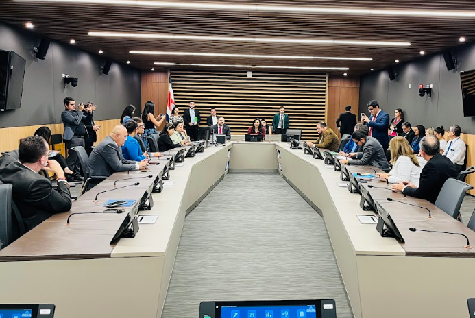 Diputados lamentan falta de acuerdo sobre el FEES y aseguran que realizarán un análisis serio en el Congreso