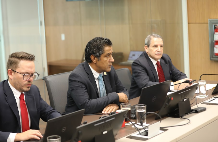 Diputados y Jerarca de Hacienda tuvieron discusión por recursos asignados a educación y recaudación por marchamo