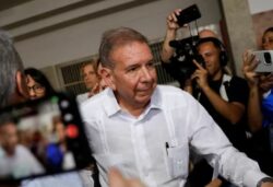 González Urrutia llegó a España para iniciar su exilio tras la persecución del régimen de Maduro