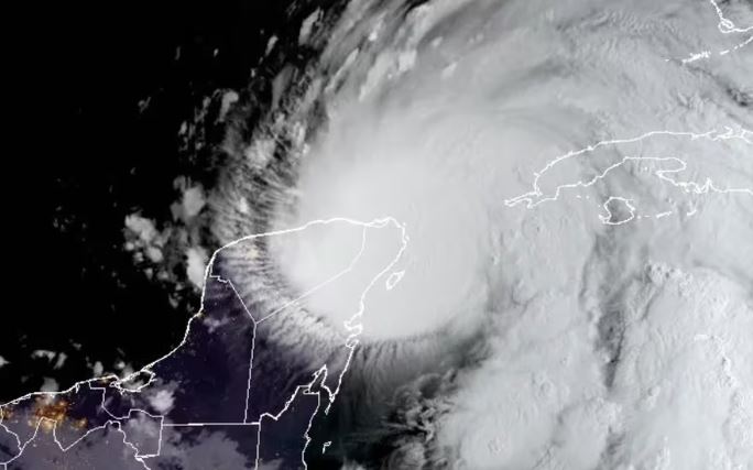 Miles de personas se ven obligadas a evacuar Florida ante la amenaza del huracán Helene