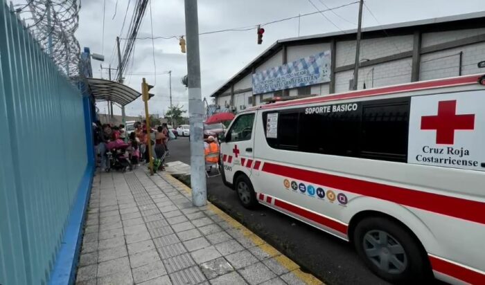 15 menores resultaron afectados por gas pimienta en centro educativo de San Sebastián