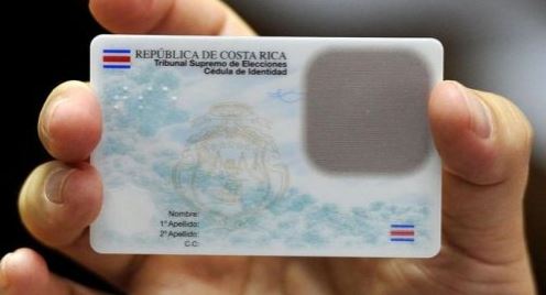 Juzgado autoriza a hombre “de unos 50 años” para que lleve primero el apellido materno