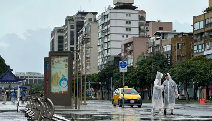 China se prepara para la llegada del tifón Bebinca: los aeropuertos de Shanghái cancelarán todos sus vuelos