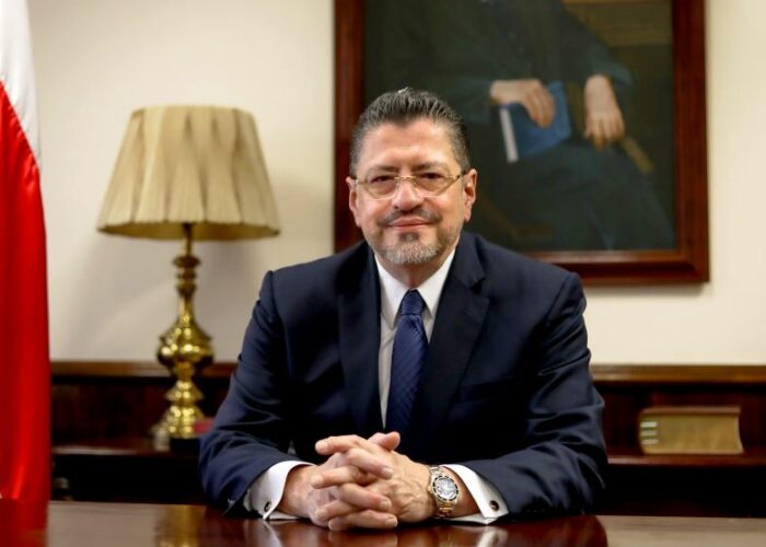 Presidente Chaves asegura que 8% del PIB para educación fue un ‘saludo a la bandera’ que se hizo en el pasado