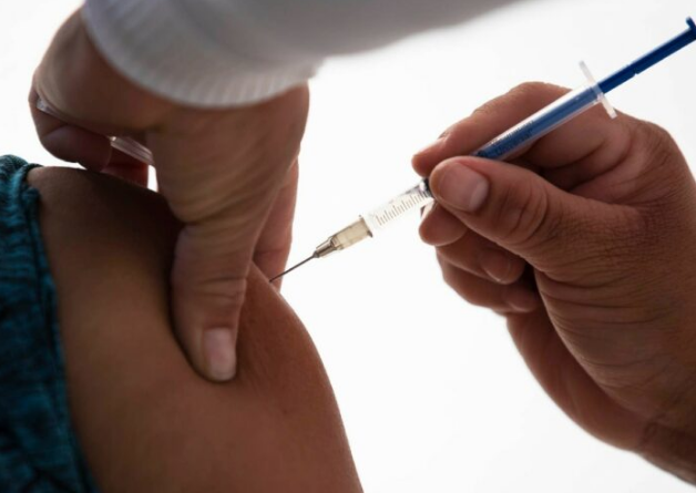 Vacunación contra difteria, tétano y segunda dosis de papiloma humano es inferior al 80%