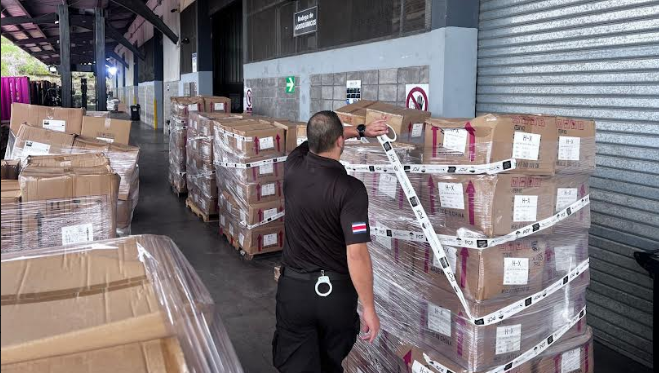 Policía de Control Fiscal decomisó 357 mil unidades de cosméticos, perfumes y aromatizantes por aparente evasión