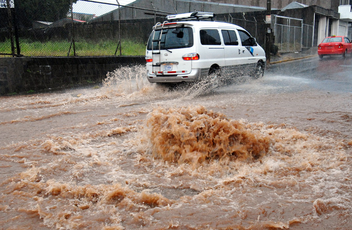 CNE registró inundaciones en Cartago, Cañas y Carrillo: IMN no visualiza efecto sobre el país por disturbio en el Caribe