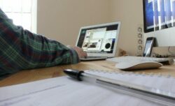 ¿Pueden los patronos solicitar el retorno permanente a la oficina de los trabajadores que hacen teletrabajo?