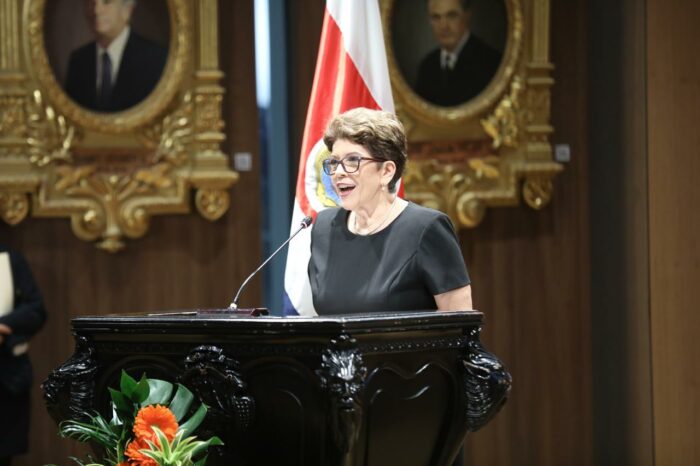 Contralora señala a “esfera” del Gobierno de promover ataques y desprestigios a la institucionalidad