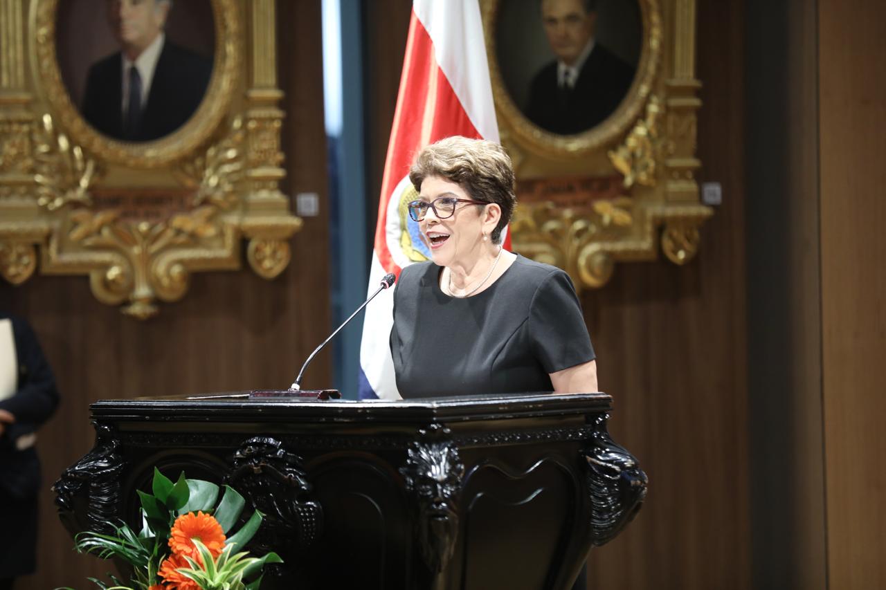 Contralora señala a “esfera” del Gobierno de promover ataques y desprestigios a la institucionalidad