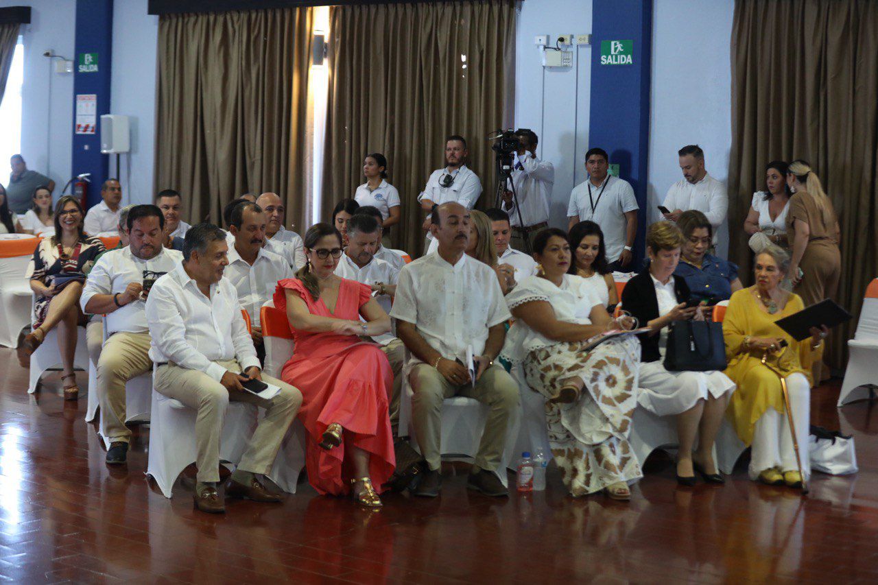 Oposición advierte de ataques a la democracia y llama al diálogo para enfrentar problemas del país