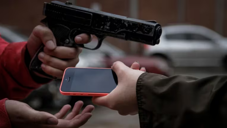 Entra a regir Ley que impone hasta 15 años de cárcel por uso de armas falsas en asaltos