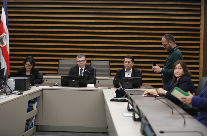 Avanza proyecto de Ley para encarcelar a quienes recluten menores de edad para cometer delitos