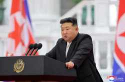 Kim Jong-un volvió a hacer alarde de sus armas nucleares y dijo que las prepara para el combate contra Estados Unidos