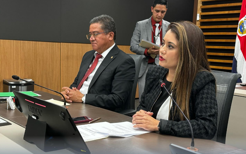 Proyecto de ley propone incluir educación en salud mental en programas escolares