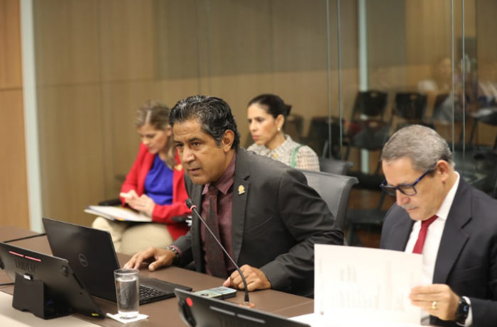 Nogui Acosta afirma que recursos del FEES prácticamente se dan a ‘fondo perdido’