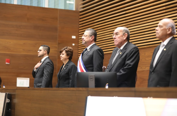 Oposición cuestiona discurso del Presidente Chaves en contra de autoridades judiciales y llama a respetar división de Poderes