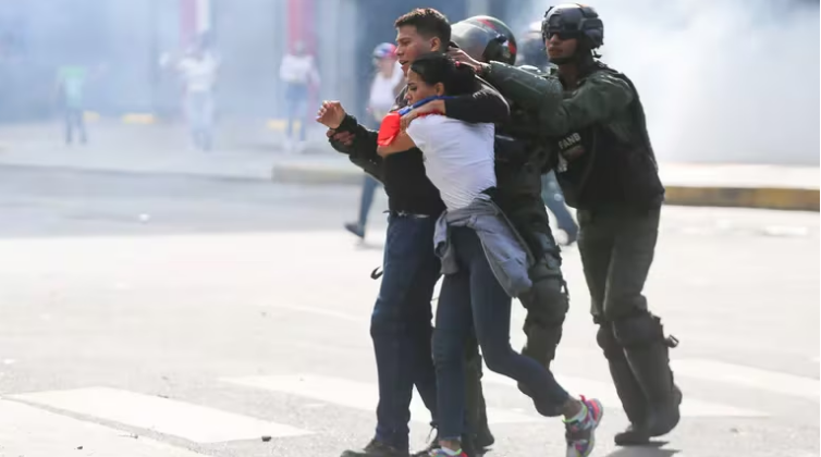 La Iglesia venezolana rechazó el uso político de la Navidad luego del “adelanto” decretado por Nicolás Maduro para el 1 de octubre